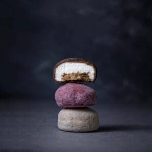 Caramel-Filled Ruby Chocolate Mini Mallow - Image 3